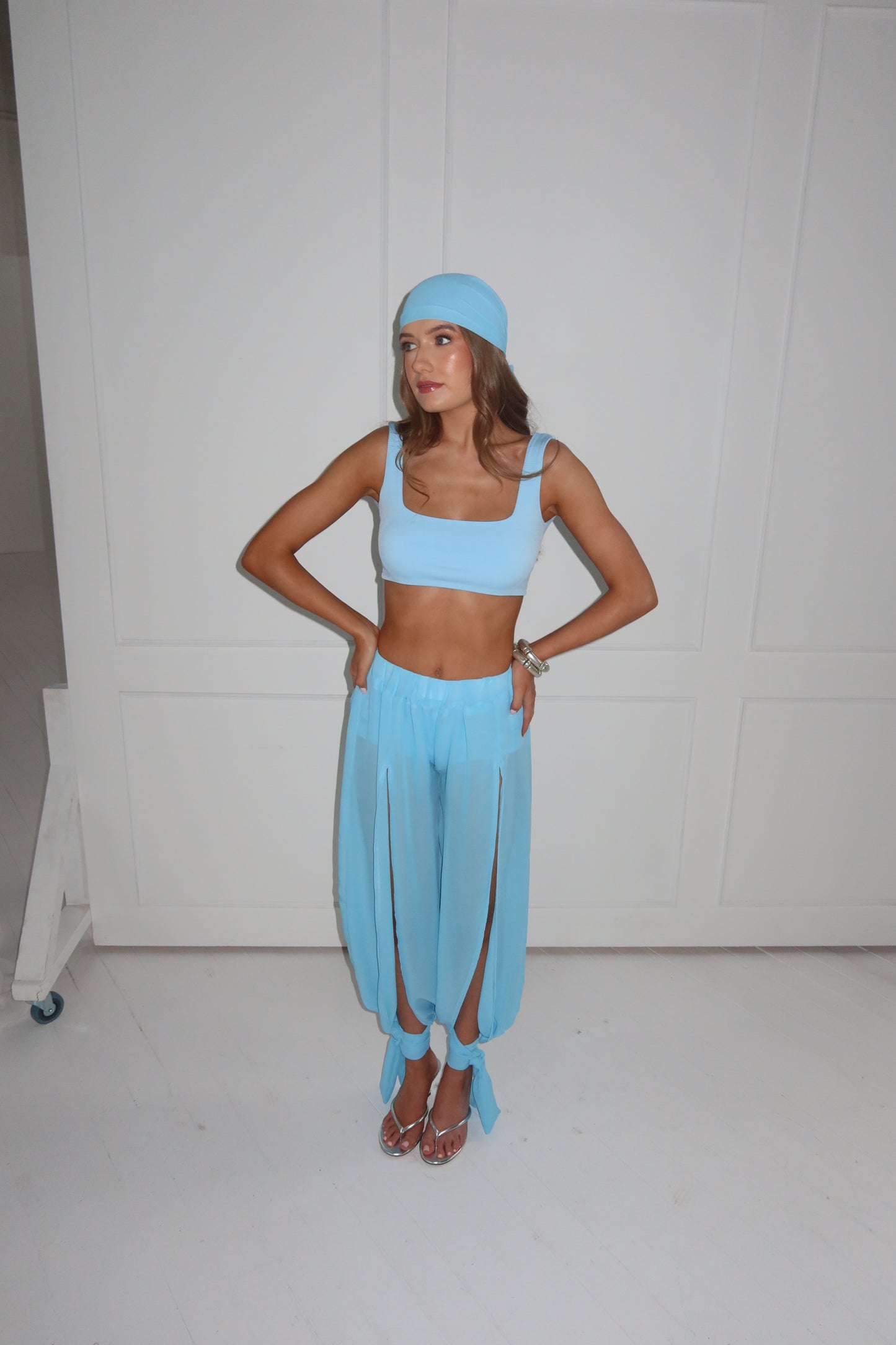 Blue under set
